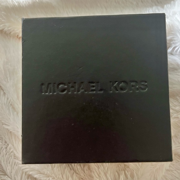Michael Kors Watch - Picture 7 of 7